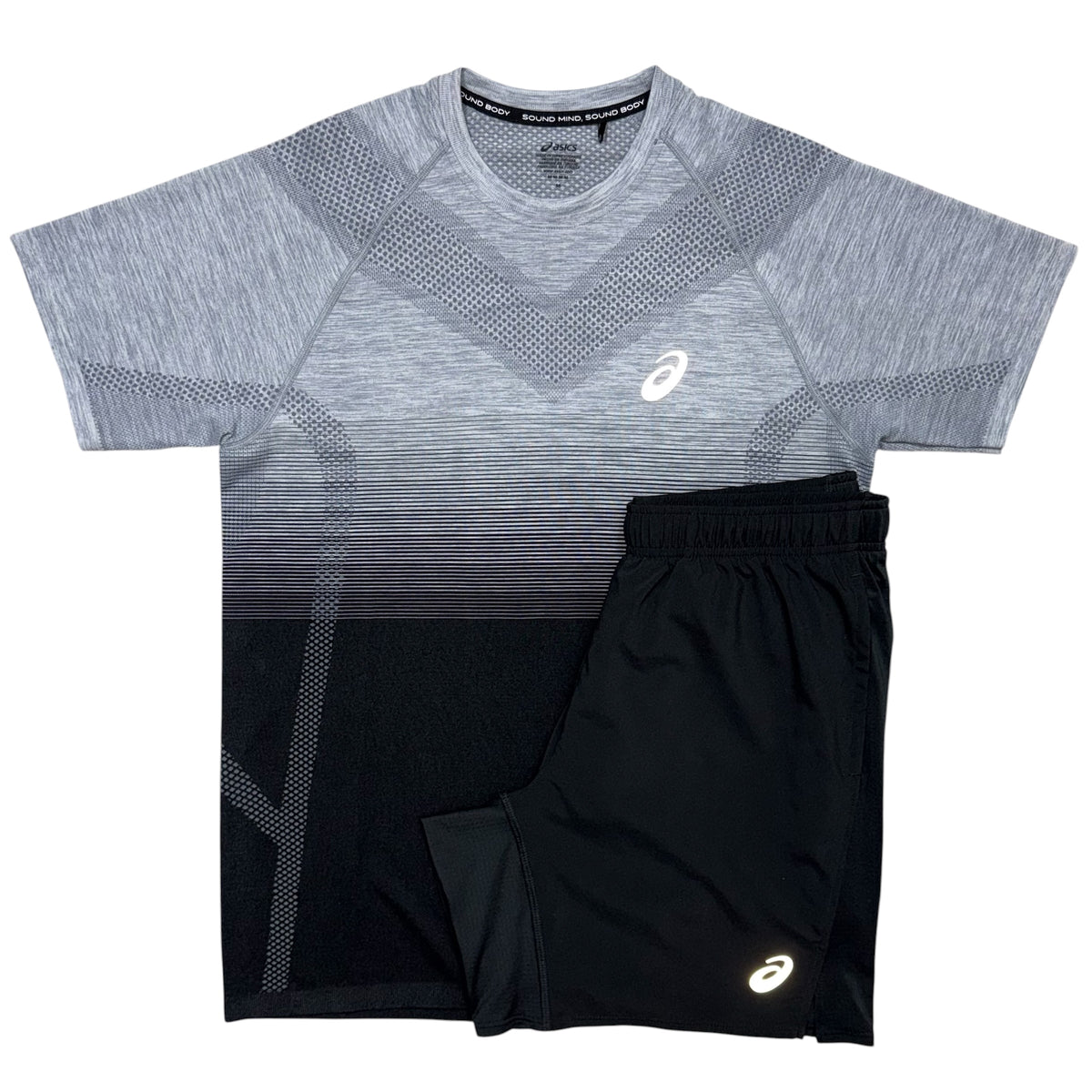 ASICS Seamless T-Shirt & 7in Core Shorts in Grey / Black