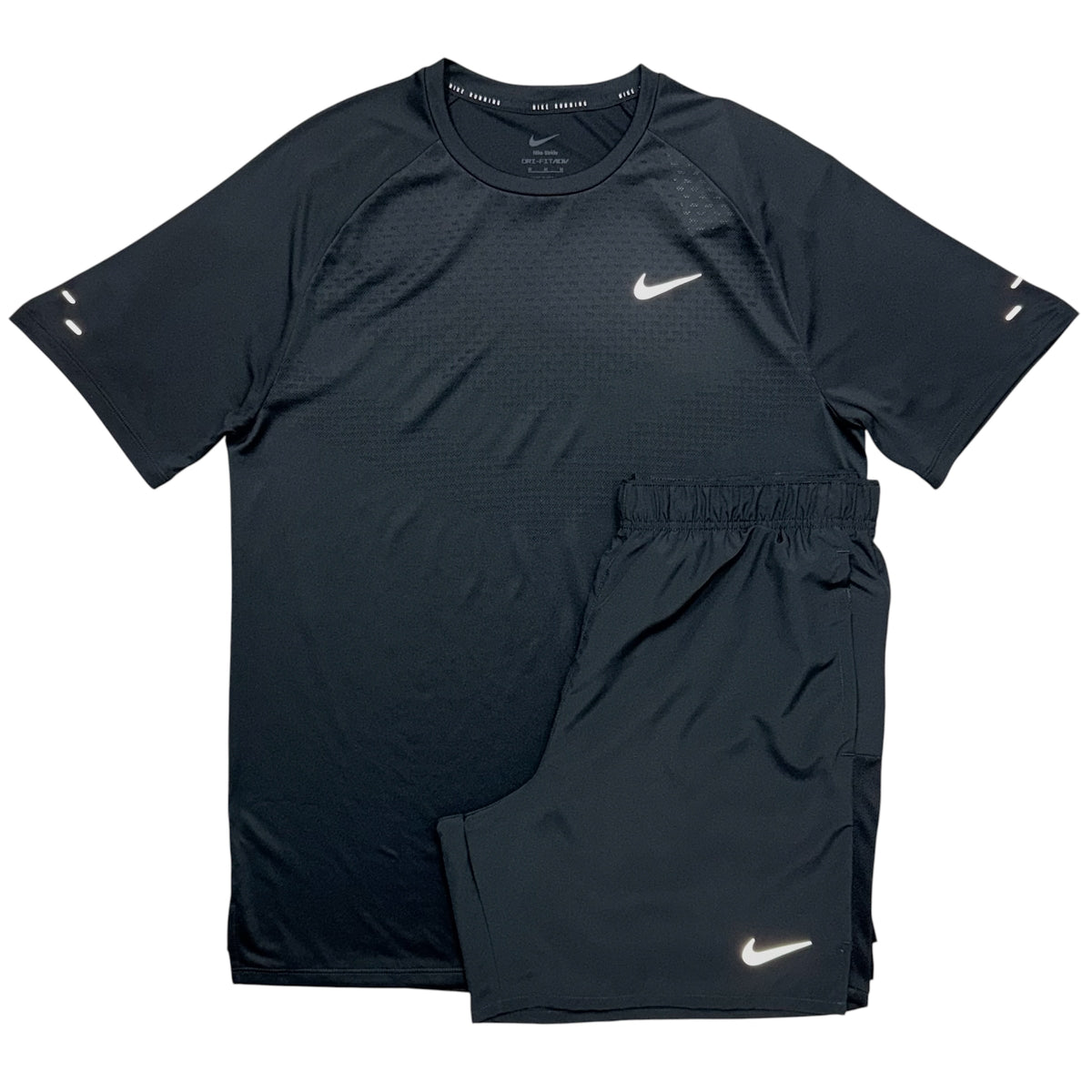 Nike ADV Stride T-Shirt & 7in Challenger Shorts in Black