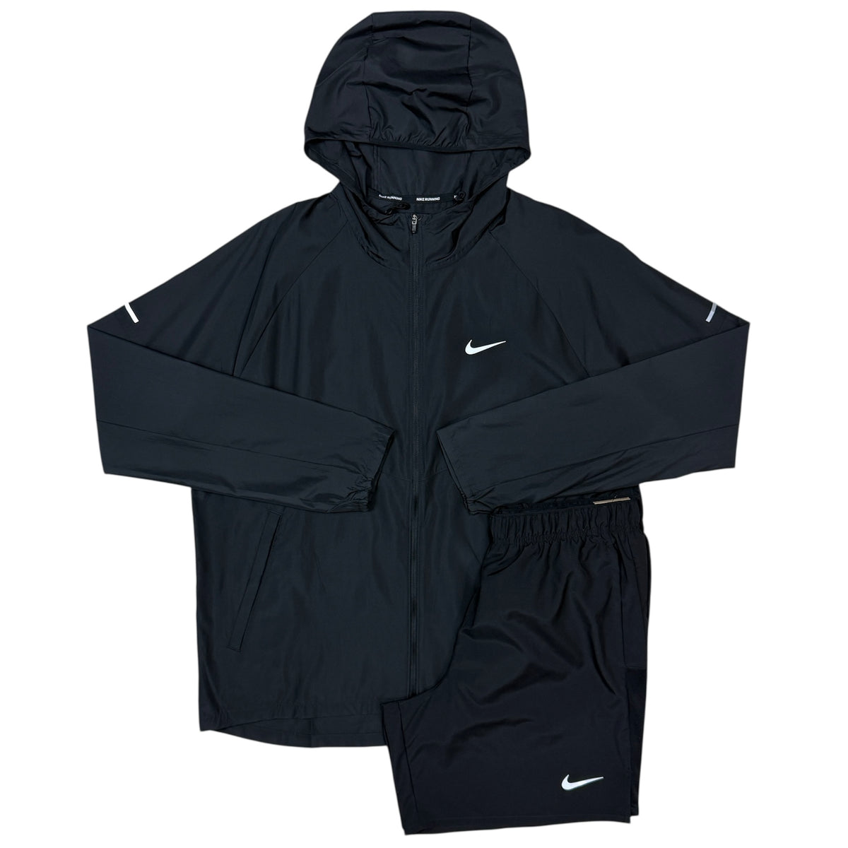 Nike Repel Windrunner & 7in Challenger Shorts in Black