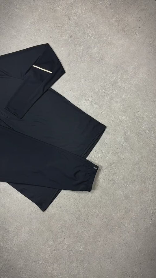 Nike Miler 1/4 Zip and Challenger Pants in Black